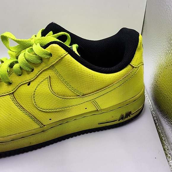 Nike 6.5 Youth Air Force 1 AF1 VOLT Neon Yellow LV8 Sneakers Shoes AO2288-700 - Picture 3 of 14